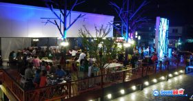 ผลงานการติดตั้ง ระบบเสียงเวทีแสดง ดนตรี ห้องคาราโอเกะ ร้าน P’LEK PUB (นครราชสีมา) รับบริการออกแบบ และติดตั้ง ระบบเสียง และระบบภาพ ด้วยทีมงานมืออาชีพ