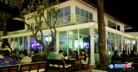 ผลงานการติดตั้ง ระบบเสียงเวทีแสดง ดนตรี ร้าน THE RESORT (กาญจนบุรี) รับบริการออกแบบ และติดตั้ง ระบบเสียง และระบบภาพ ระบบ Live sound เวทีการแสดง