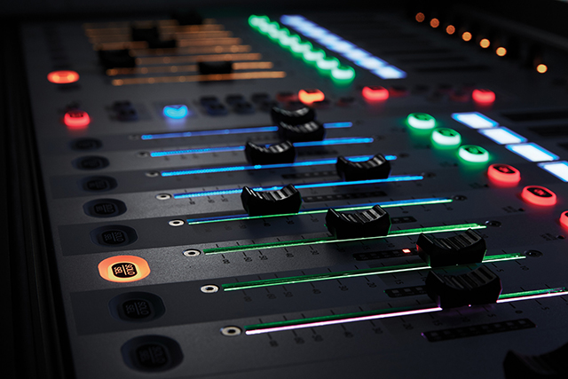 SOUNDCRAFT Vi1000