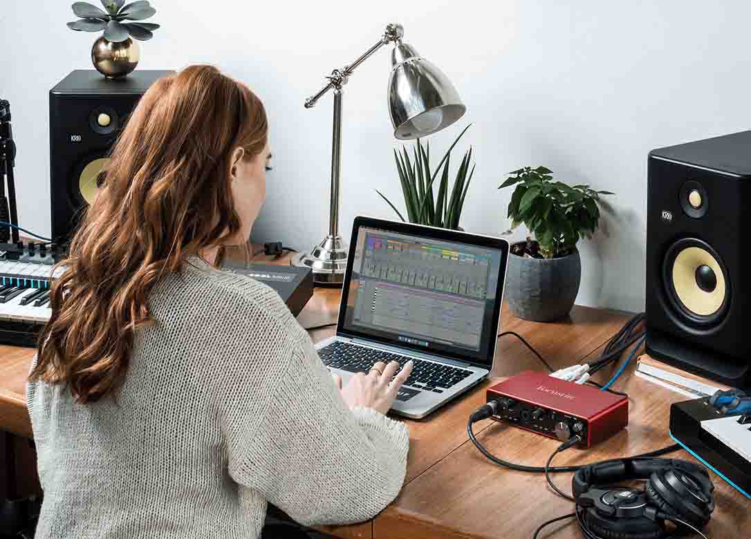 FOCUSRITE SCARLETT 4I4 (3RD GEN)