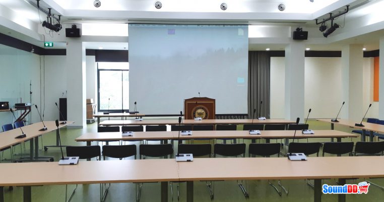 ผลงานการติดตั้ง ระบบเสียง-ภาพ ห้องประชุม โรงเรียนนานาชาติกรุงเทพ รับบริการออกแบบ และติดตั้ง ระบบเสียง และระบบภาพ เช่น ไมโครโฟนห้องประชุม