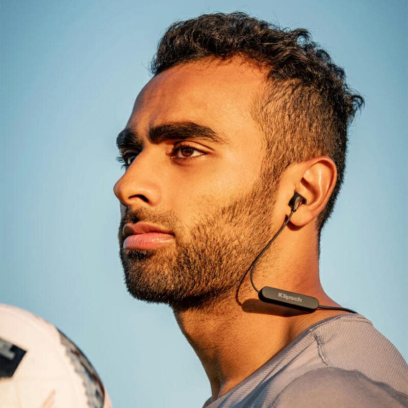 R5 WIRELESS HEADPHONES-2