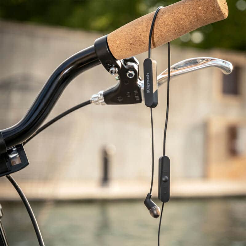 R5 WIRELESS HEADPHONES-6