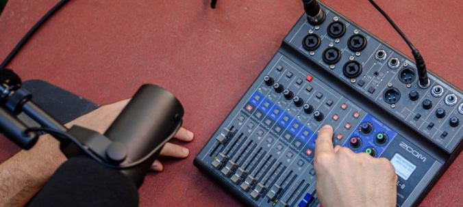 ZOOM THE LIVETRAK L-8