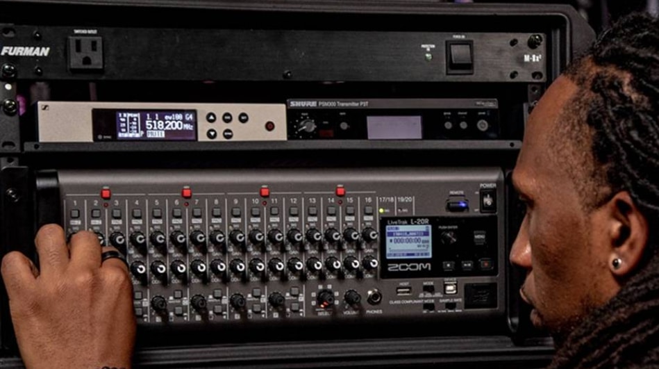 ZOOM THE LIVETRAK L-20R