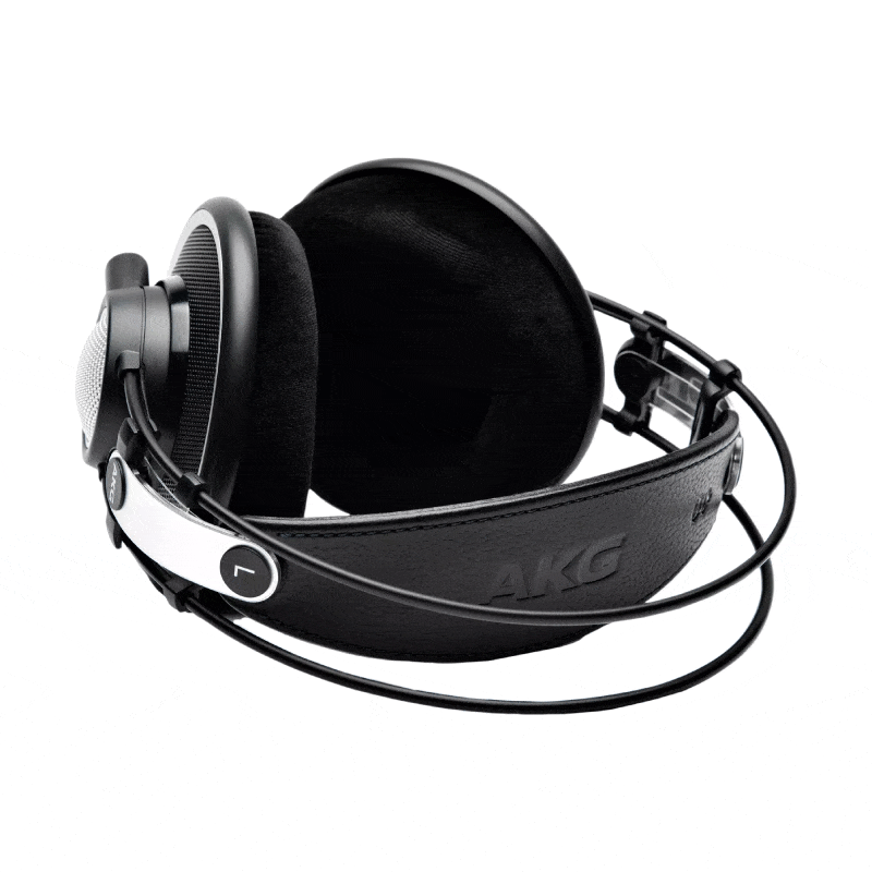 AKG K702
