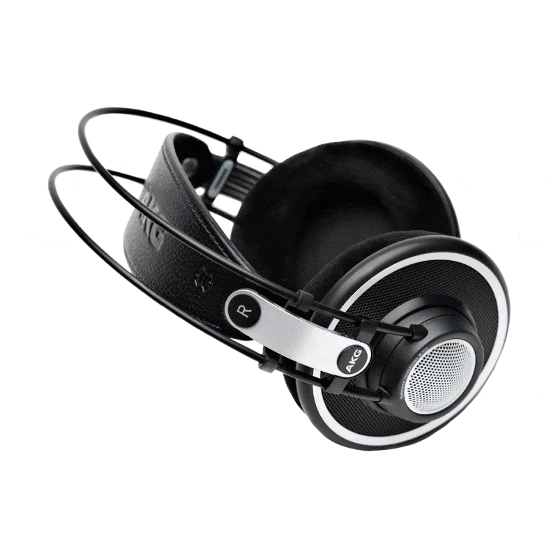 AKG K702