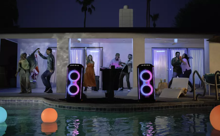 800W RMS PARTYBOX 710