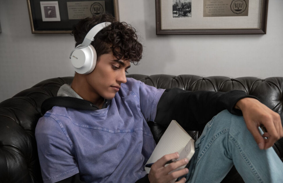 SHURE AONIC 40 lifestle 1