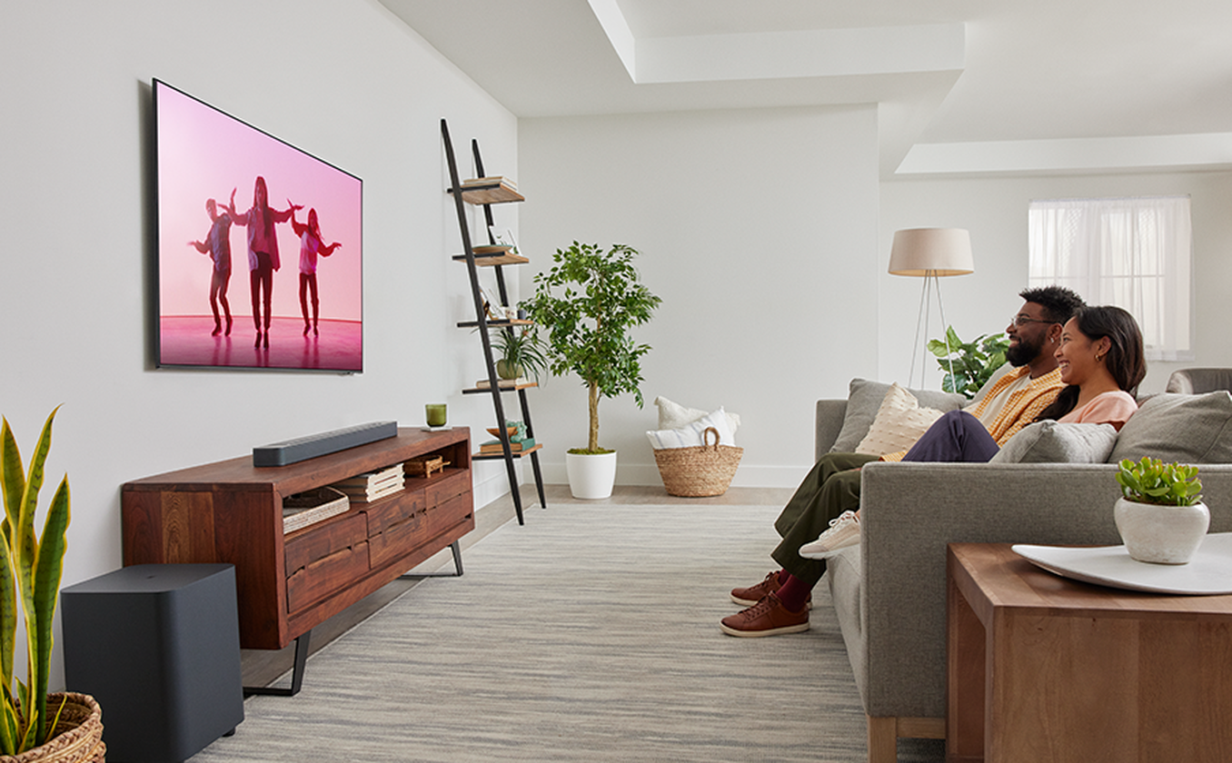 โดดเด่นด้วยระบบเสียงรอบทิศทางแบบ Dolby Atmos® และ MultiBeam™