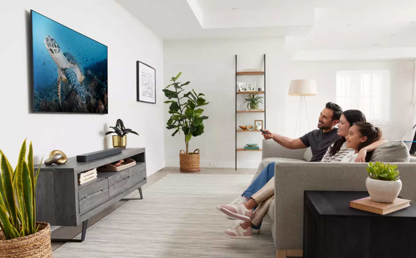 โดดเด่นด้วยระบบเสียงรอบทิศทางแบบ Dolby Atmos® และ MultiBeam™